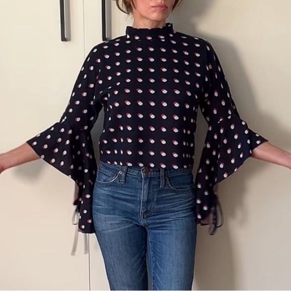 ⬇️ BCBGeneration RETRO POLKA DOT TOP with flowy sleeves - Picture 6 of 8